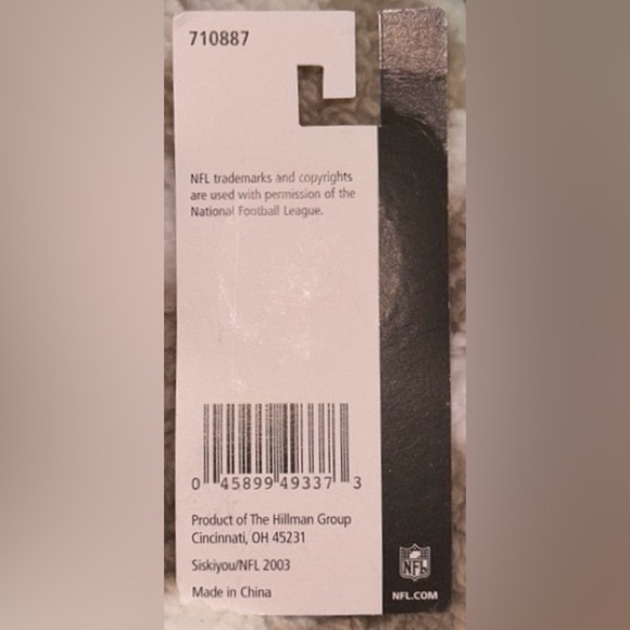 NWT Pittsburgh Steelers NFL Oval Carved Metal Key Chain New with Tags - Picture 5 of 7